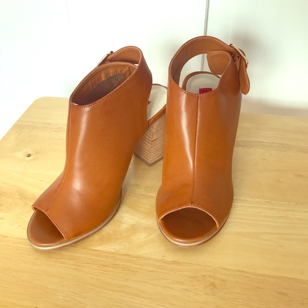 Tan Faux Leather Peep Toe Mules